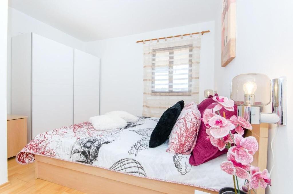 Apartament Otjana *